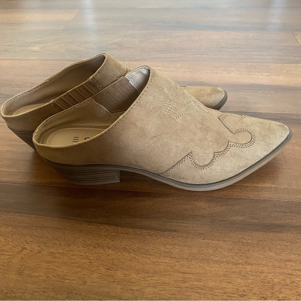 Esprit‎ Diana Western Mules, 6.5